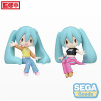 Fuwa Petit -Hatsune Miku x Love and Berry Dress Up and Dance!- Perching Mini Figure -Set of 2